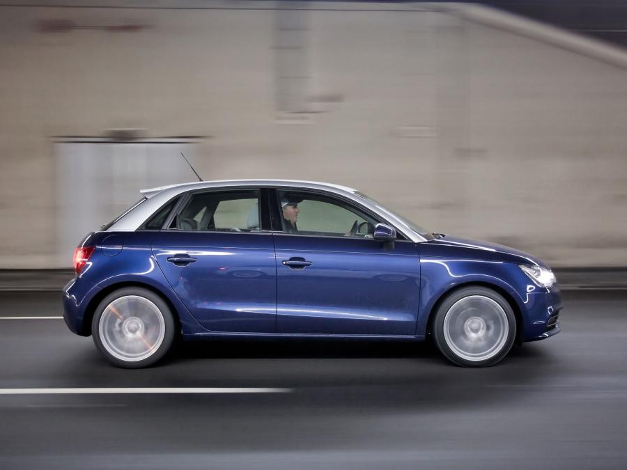 Audi A1 Sportback TDI (8X) 2012 года  (AU) (фото 14 из 20)